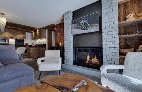 Val-d'Isere Apartment | Spacieux 4 pièces avec cheminée, balcon et parking à Val-d'Isère - FR-1-567-67