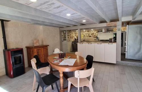 Usson-en-Forez House | Spacieux gîte avec bain nordique et wifi à Usson-en-Forez - FR-1-496-359