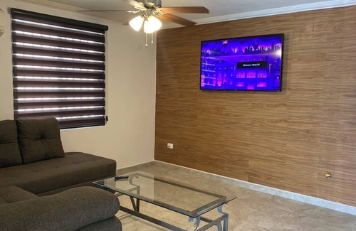 Escobedo House | Spacious 4-bedroom house in beautiful Ciudad General Escobedo with WiFi, AC
