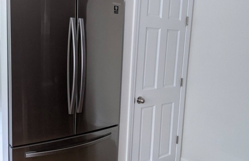 Bedford Apartment | Spacious 1 bedroom apartment in Lexington MA, surrounded by nature trails
