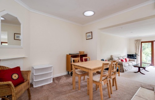 Yarnton Apartment | Spacious 1-Bedroom Flat with garden & free parking