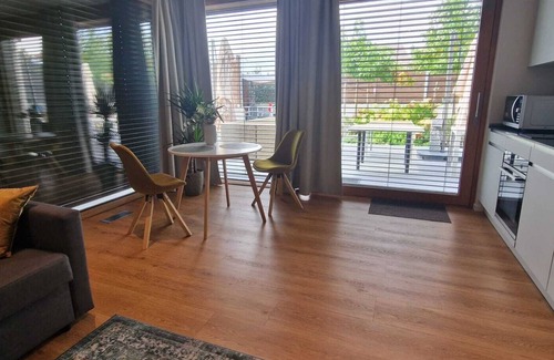 Neudorf-Weimershof Apartment | Spacious 1-Bedroom Apartment with Parking - 10 Mins to Airport/Train Station