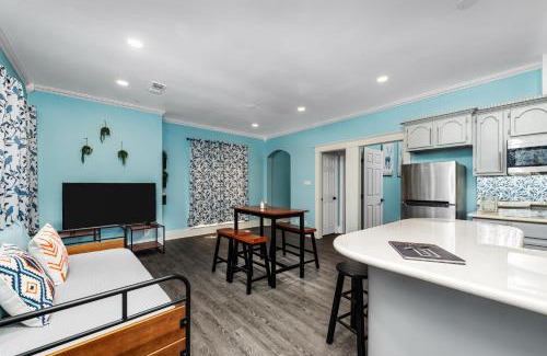 Houston Heights Apartment | Spacious 1-BR Midtown Houston Apt with King Bed & Free Parking