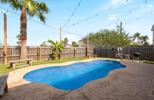 South Padre Island House | Spacious 10 Bed, Steps to Beach, Private Pool, Yard, Grill