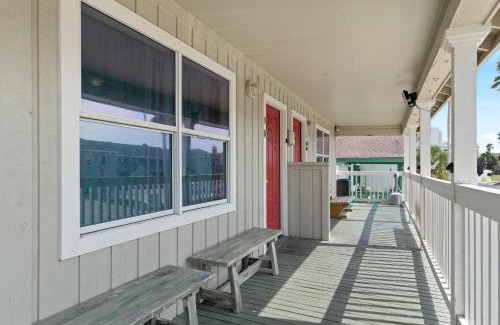South Padre Island House | Spacious 10 Bed, Steps to Beach, Private Pool, Yard, Grill