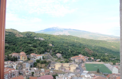 Isca Marina House | Spacious 10 bed town house 250 metres from the beach