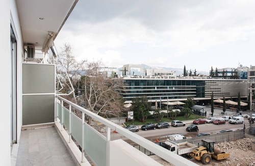 Marousi Apartment | Spacious 1BD Apartment near HELEXPO Marousi