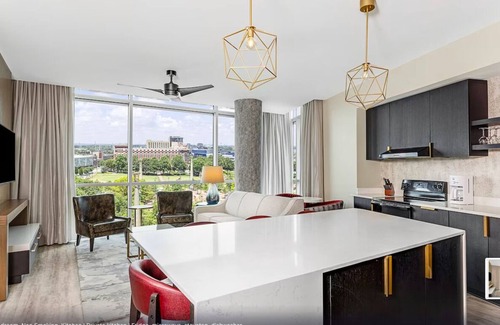 Castleberry Hill Resort | Spacious 1BDRM in Atlanta! Across street fro Centennial Park