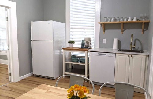 Hyde Park House | Spacious 1BR w/Office in Hyde Park