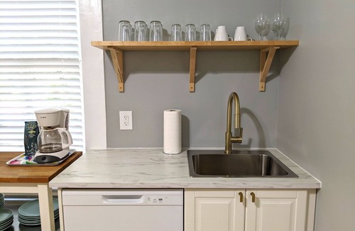 Hyde Park House | Spacious 1BR w/Office in Hyde Park
