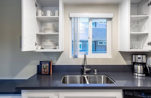 Beverly Grove Apartment | Spacious 1BR, walking distance to The Grove, Beverly Center by Blueground