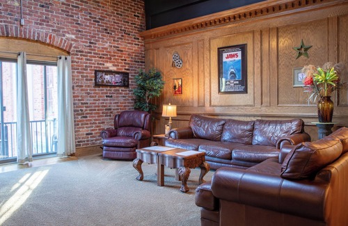 Lexington Apartment | Spacious 2,200 sq/ft Suite in Center of Lexington! Lake View, Balconies & More!