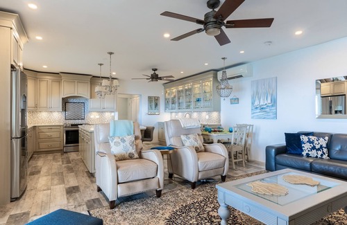 Southampton Villa | Spacious 2-bedroom villa with a pool and panoramic views of Horseshoe Bay Beach