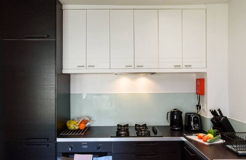 Roath Apartment | Spacious 2 Bd Apt w/Fast Wifi+CableTV+Audio System