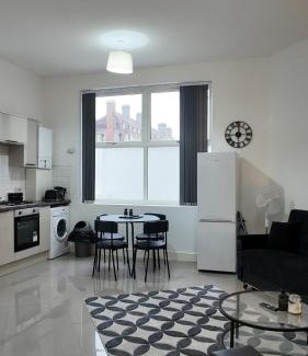 Haverstock Apartment | Spacious 2 Bed Apart with Patio in Camden WR201