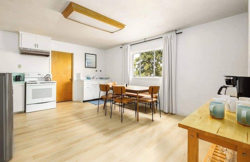 Olde Carlsbad House | Spacious 2 Bed in Carlsbad