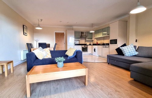 The Liberties Apartment | Spacious 2 Bedroom Apartment with Balcony. Early check-in