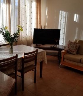 Arabkir Apartment | Spacious 2-Bedroom Apartment with Balcony & Stunning Rio Mall View