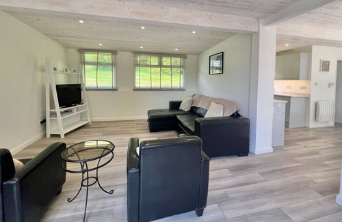 Dartmouth Apartment | Spacious 2-bedroom chalet with amazing sundeck