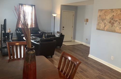 Hartford Condo | Spacious 2 Bedroom condo unit, Centrally Located!