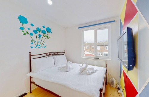 Mortlake House | Spacious 2 bedroom house in Putney