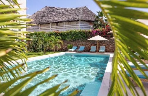 Watamu Apartment | Spacious 2-Bedroom Penthouse with AC in Watamu