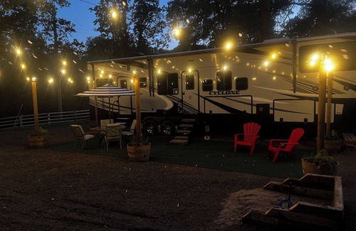 Jamestown House | Spacious 2-bedroom RV with AMAZING patio area!