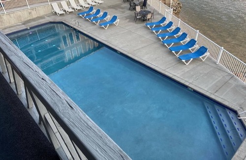 Osage Beach Condo | Spacious 2-bedroom condo with AC, WiFi in beautiful Osage Beach
