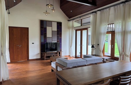Mae Hong Son Villa | Spacious 2-bedroom villa with AC and WiFi in welcoming Pha Bong, Mae Hong Son