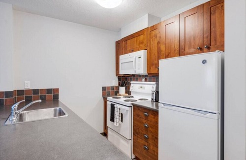 East Kootenay Condo | SPACIOUS 2-Br 2-Ba | Ski In/Out | Pools & Hot Tubs | In HEART of Panorama Resort