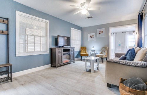 Pasadena House | Spacious 2 BR Fully Equipped Near Downtown/Galveston