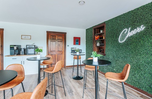 Afton Apartment | Spacious 2-Queen Studio w/Desk | Pet-Friendly