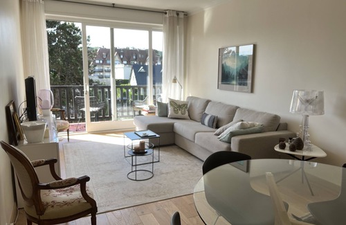 Deauville City Centre Apartment | Spacious 2 Rooms, heart of Deauville, next to the beach, closed parking included