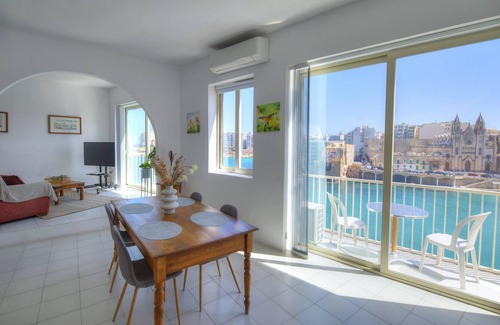 Il-Balluta Apartment | Spacious 2bedroom with breathtaking view KABE1-1