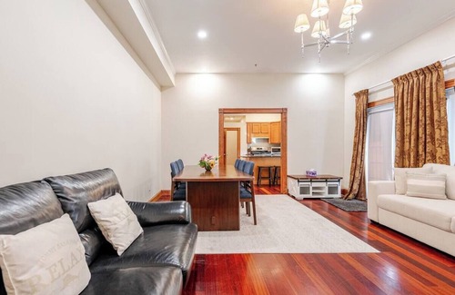 Inman Square House | Spacious 2BR 2BA Condo & 2x Parking, Minutes from Central Sq, MIT, Harvard.