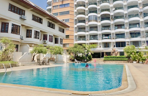 Nimman Condo | Spacious 2BR Condo w PoolWIFI @Hillside 4 Nimman