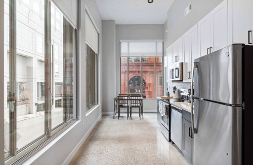 Downtown Cincinnati Apartment | Spacious 2BR CozySuites | OTR Downtown #13