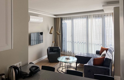 Gumussuyu Mahallesi Apartment | Spacious 2BR Flat near Galata Port!