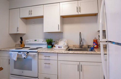 SeaTac Condo | Spacious 2BR SeaTac Condominium