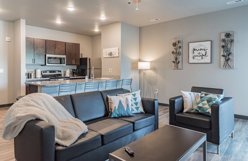 Ames Apartment | Spacious 2BR Suite W/patio Near Iowa State