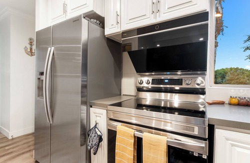 Clairemont Mesa West Apartment | Spacious 2BR w/Fast Wi-Fi + Parking in San Diego