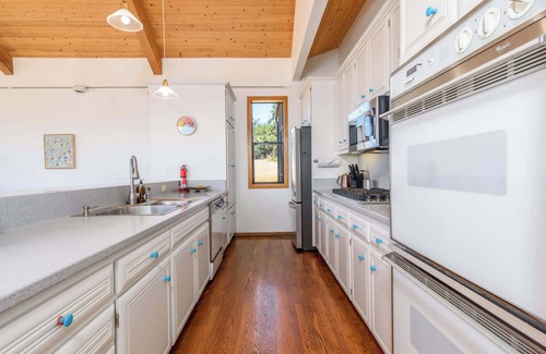Sea Ranch House | Spacious 3 BD for 6 + Ocean View