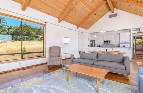 Sea Ranch House | Spacious 3 BD for 6 + Ocean View