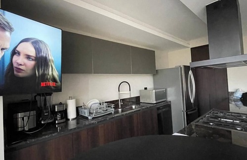 Zona Minerva Apartment | Spacious 3 bedroom apartment located in nice Colonia Americana with sky pool.