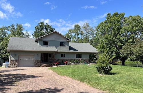 Gwinn House | Spacious 3 bed/3 bath Lake Home sleeps 12