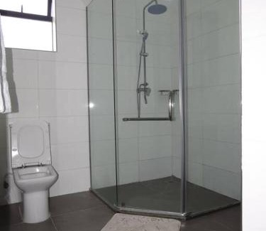 Kilimani Apartment | Spacious 3 Bed Apartment-Gym Pool and Rooftop View