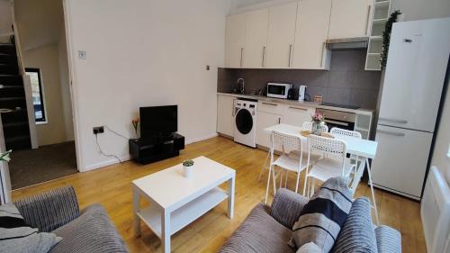 Spitalfields Apartment | Spacious 3 Bed Flat near Liverpool street, Spitalfields