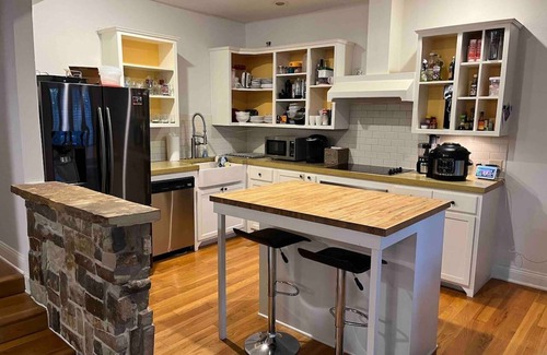 Riverside House | Spacious 3 bed home minutes from the best of ATX