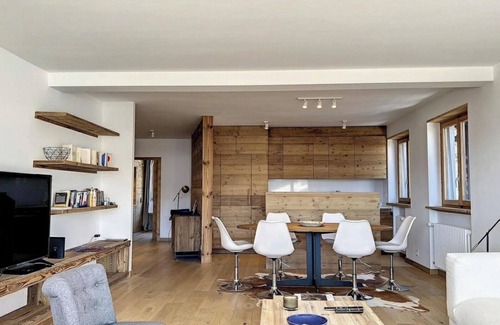Noes Apartment | Spacious 3-bedroom apartment with XL terrasse in the centre of Crans