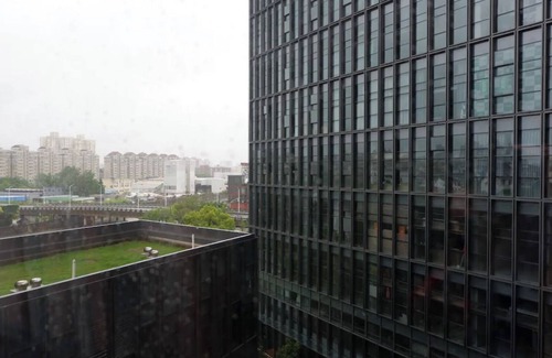 Pudong Apartment | Spacious 3-bedroom Loft apartment with WiFi, AC in heart of Shanghai riverview